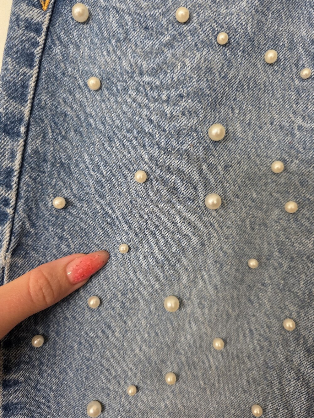 Zara Blue Straight-Leg Jeans with Pearls - Picture 2 of 5